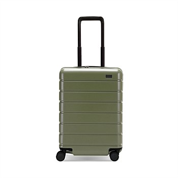 Explorer Arlo Pro 52cm Hardside USB Carry-On Suitcase