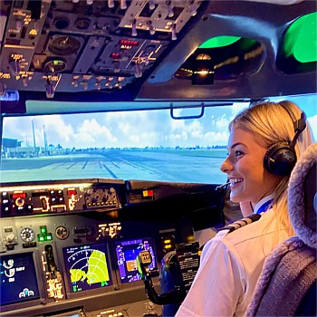 Gift Voucher - fly a Boeing 737 simulator - 60 mins