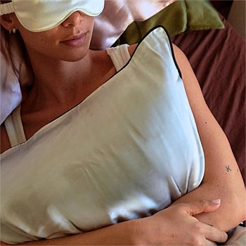 100% Pure Silk Gift Set- Milk with Black Piping